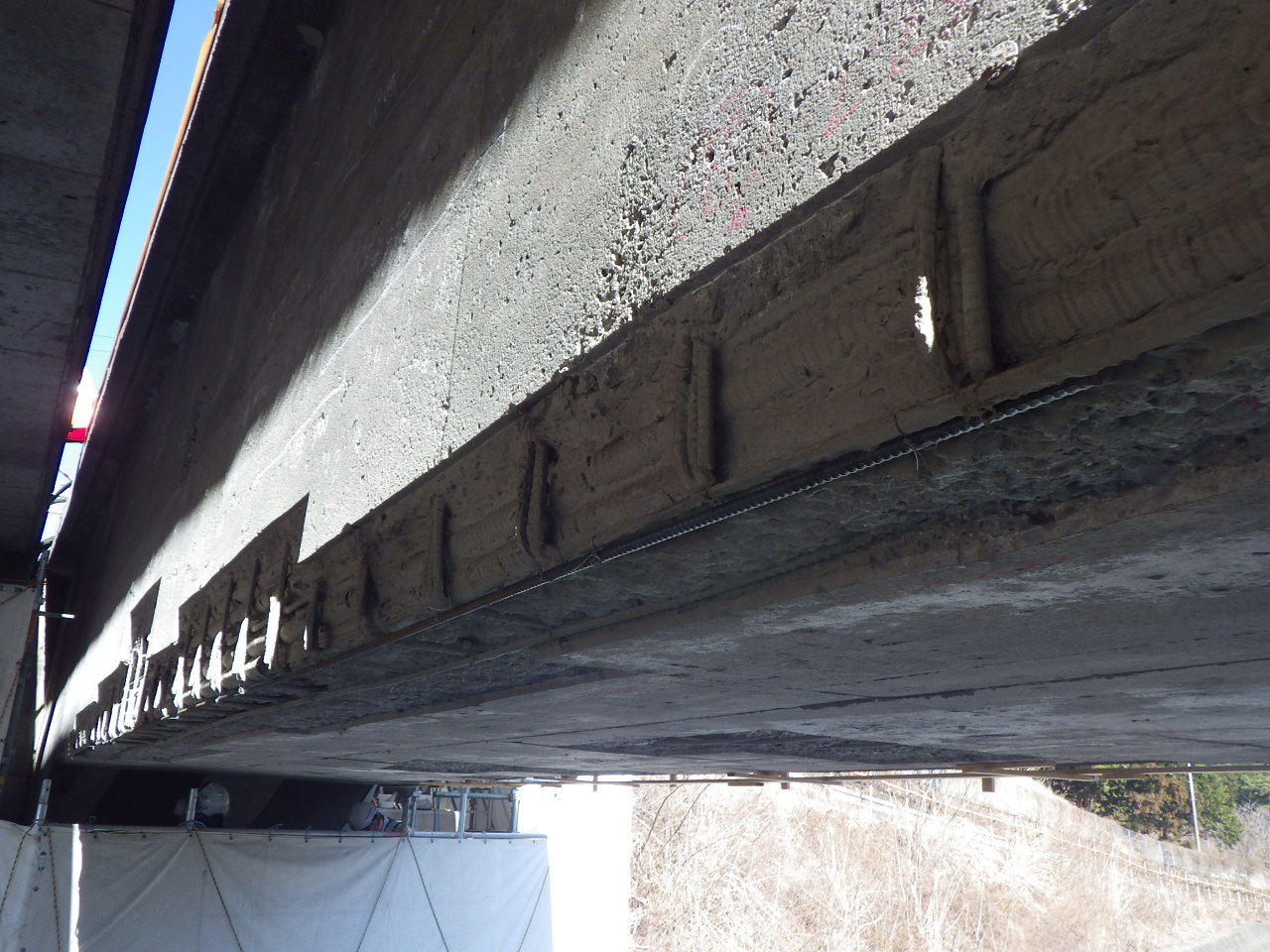 橋梁補修工事以外にも左官全般に行います。